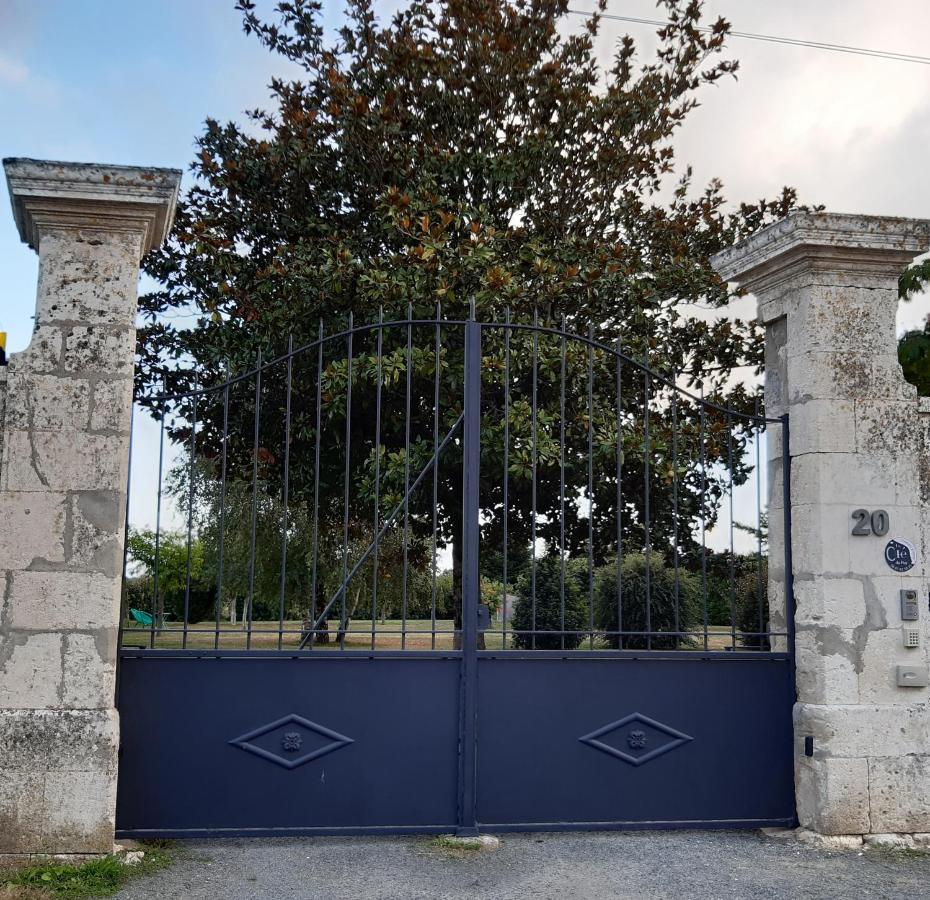 La Cle Du Puy Bed & Breakfast Cabariot Bagian luar foto